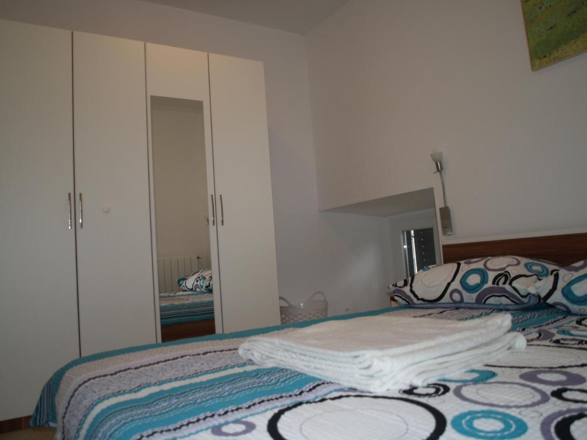 Apartment Pud Oreh Roč Rum bild